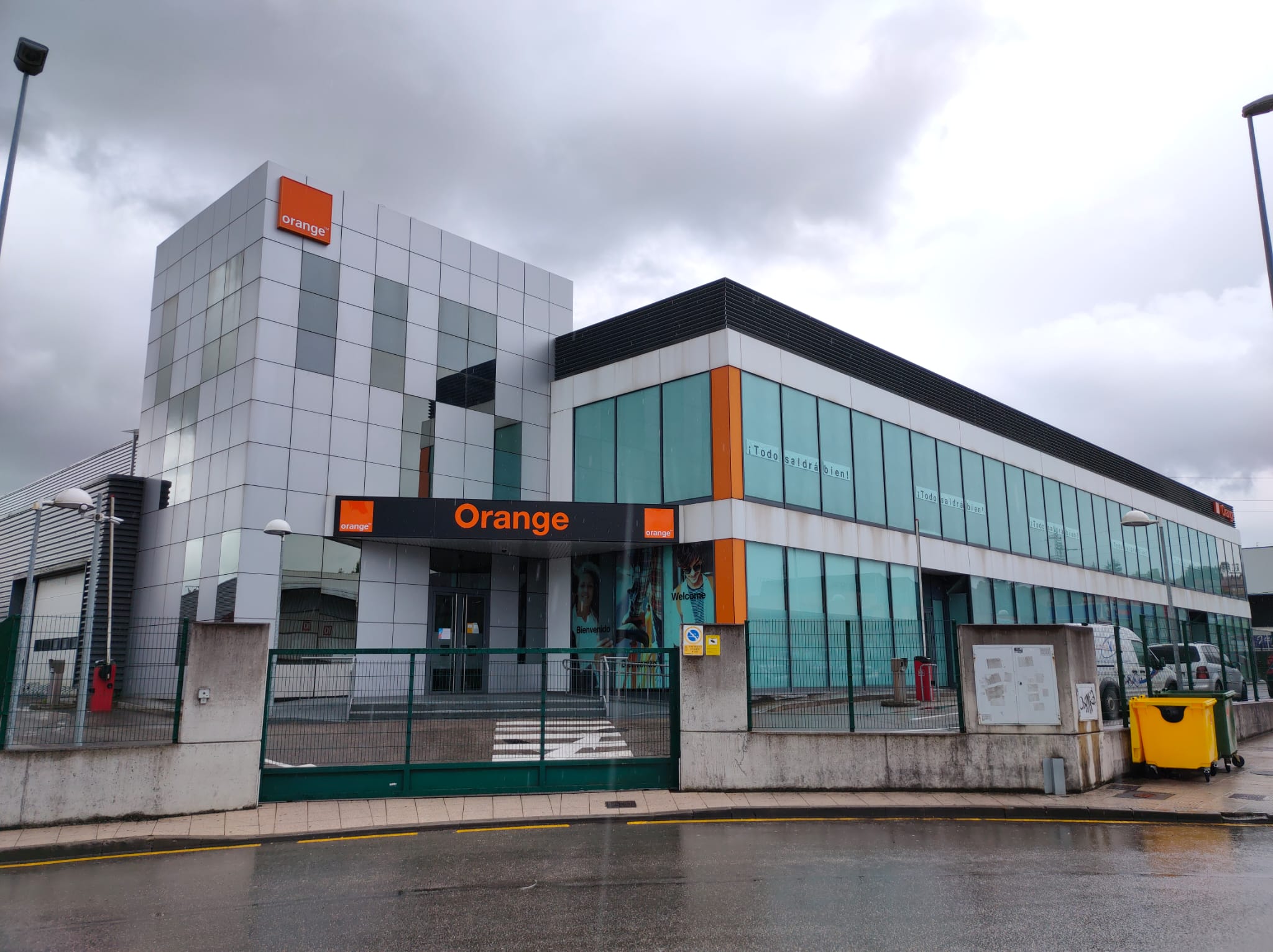 Mantenimiento integral de las sedes corporativas de la operadora Orange