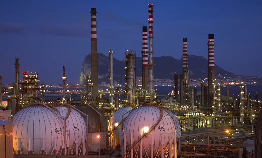 Mantenimiento Integral de los Parques Energéticos de MOEVE en La Rábida (Huelva) y San Roque (Cádiz)