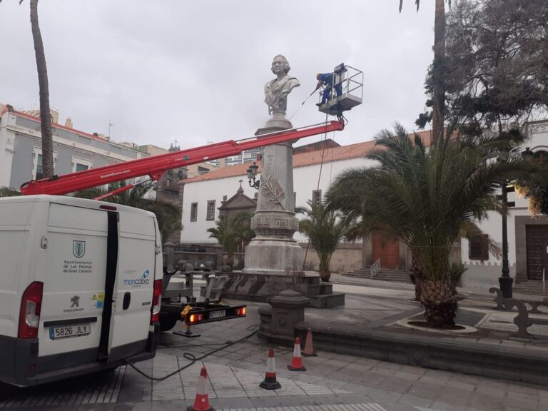 Mantenimiento del mobiliario urbano y monumentos en la  ciudad de Gran Canarias
